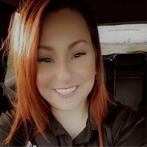 Meet your Posher, Danyelle